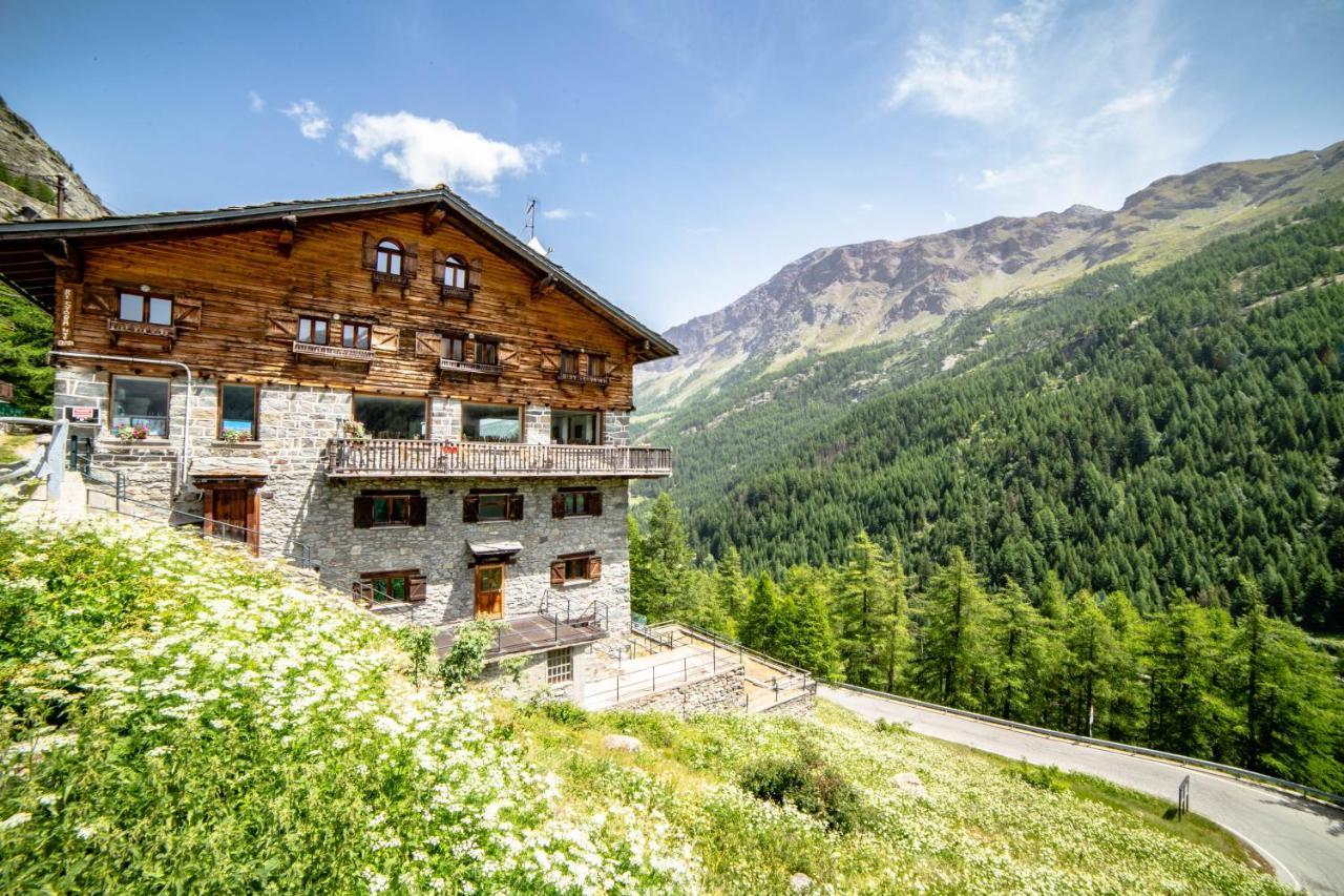 Hotel & Restaurant Perret - Mountain People Valgrisenche Exteriör bild