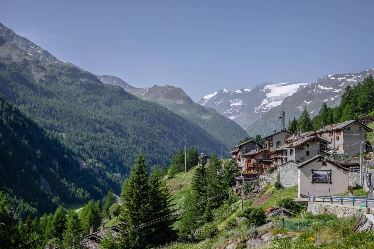 Hotel & Restaurant Perret - Mountain People Valgrisenche Exteriör bild