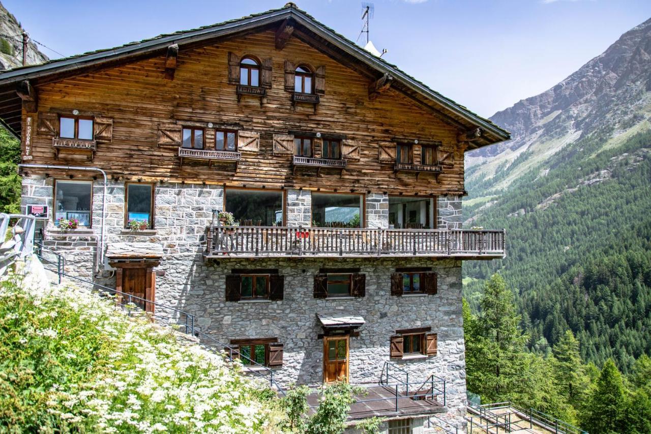 Hotel & Restaurant Perret - Mountain People Valgrisenche Exteriör bild